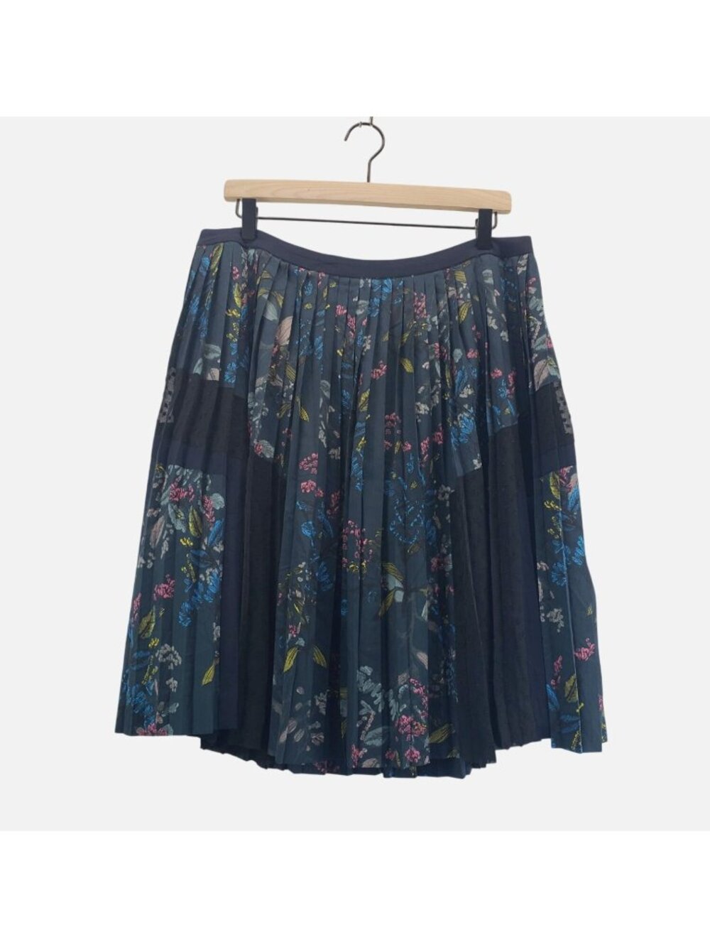 Banana Republic Pleated Skirt 10 Vibrant Blue Pink Floral Panel Details Layered